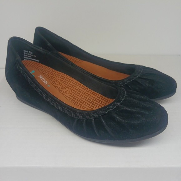 Baretraps Womens Norma Slip On Wedge Comfort Shoes  Black Sz 7.5 M - Picture 1 of 9